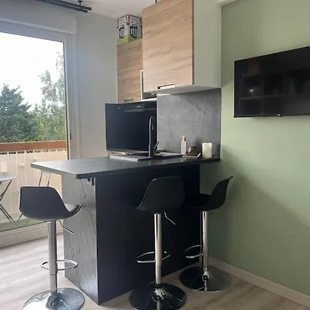 Le - Parking & Balcon 아파트